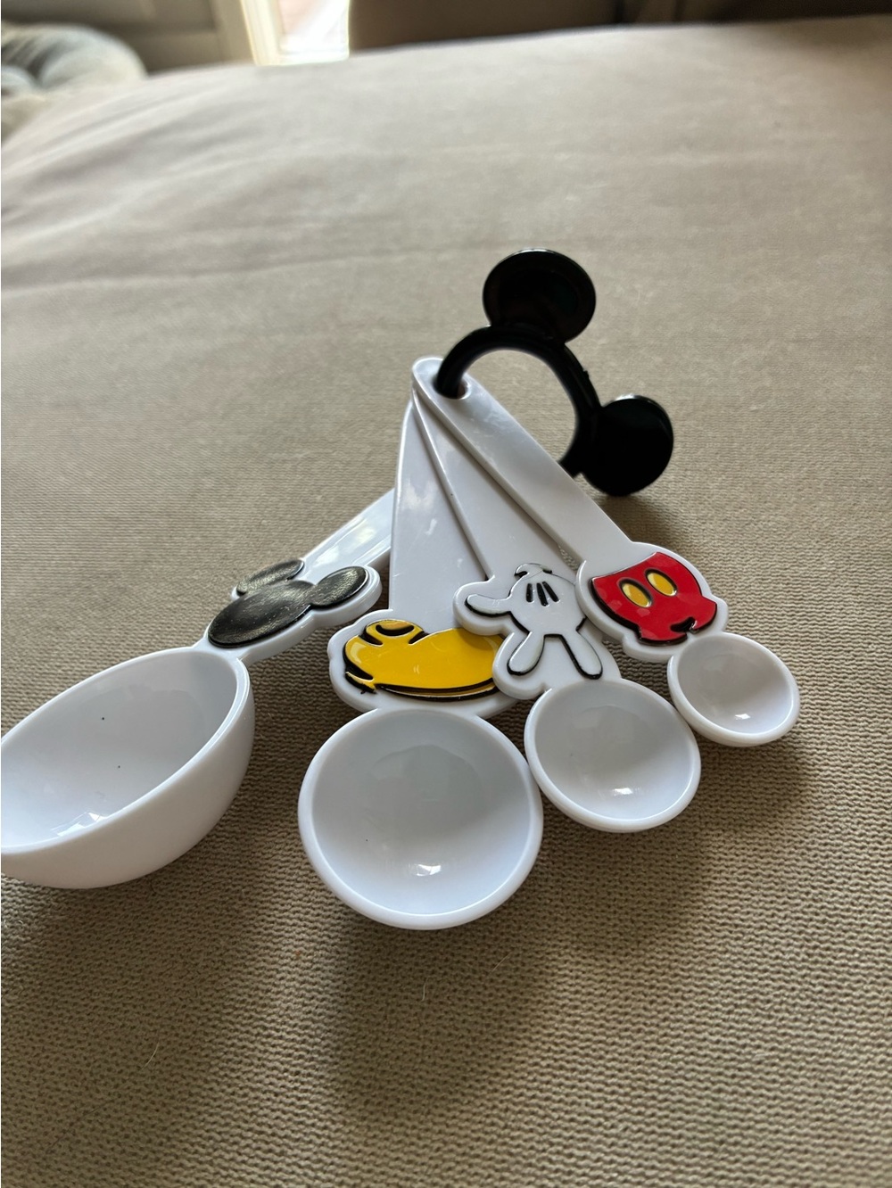 Vintage 1980s Disney Mickey Mouse White Measuring Spoon Set